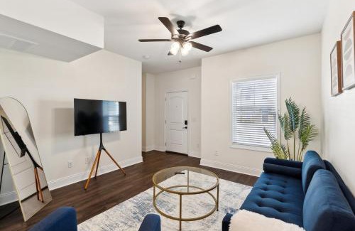 Clarksville Apartment | Alto L5 I Great For The Family I Pool I Parking
