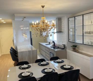 Quinta da Serra Apartment | ALTO PADRÃO, centro, Rua Coberta, na Estação Campos de Canella