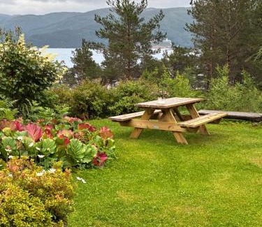 Brekke Resort | Alværa Misionssenter Sommerhotel