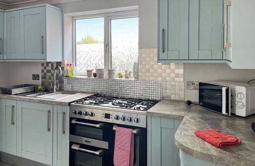 Gosport Cottage | Alverstoke Seaside Cottage