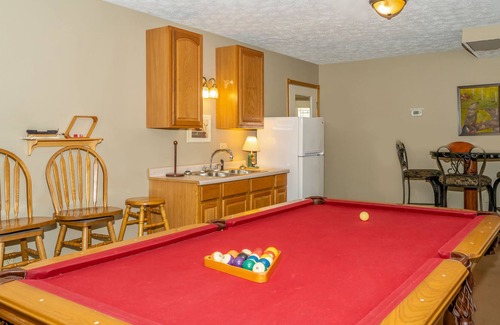 Accident House | Alvie House: Lake Area, Fire Pit, Fireplaces!