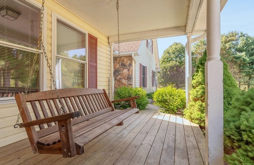 Accident House | Alvie House: Lake Area, Fire Pit, Fireplaces!