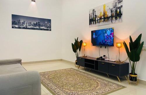 Kluang House | Alyn Home Kluang IV Netflix Wifi Coway