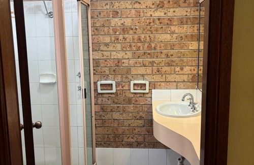 Gunnedah Hotel | ALYN MOTEL