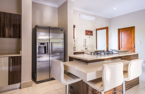 Thorny Bush Game Reserve Cabin | AM Lodge