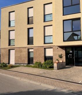 Rheinhausen Apartment | AMAO Sepia - 86 m2 Apartment - Balcony - King-Size Beds - Free Parking - Near Europa-Park - Up to 12 Guests with 2 Units