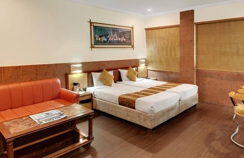 Fatehabad Road Hotel | Amar Yatri Niwas