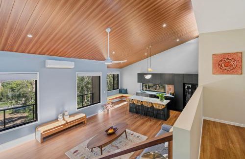 Eatons Hill House | Amara Grove Brisbane Cottage - Come Home to Calm