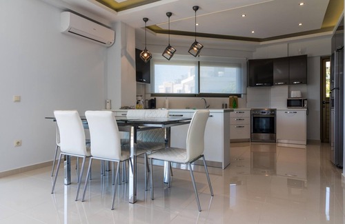 Alimos Apartment | Amazing 2 Bdrm Sea View Holiday Apt