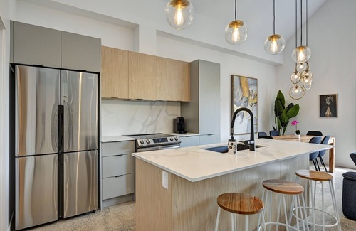Pointe-Saint-Charles Condo | Amazing 3 bedrooms/2Bathroom - Downtown Montreal