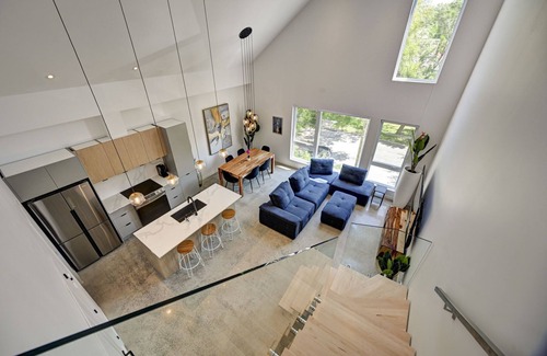 Pointe-Saint-Charles Condo | Amazing 3 bedrooms/2Bathroom - Downtown Montreal