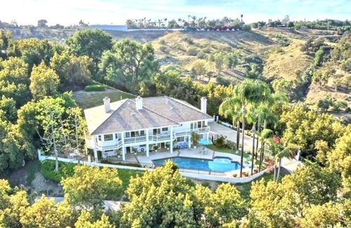 Fallbrook House | Amazing 3600sf Fallbrook San Diego Retreat near Golfing,Wineries,Wedding Venues