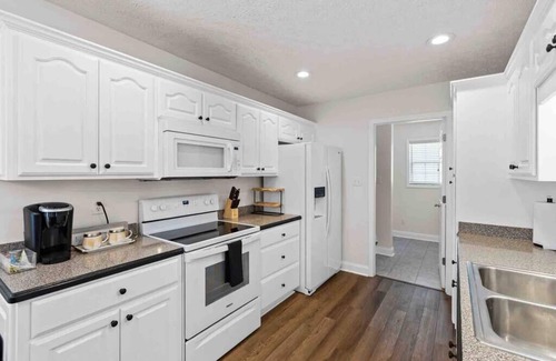 New Bern House | Amazing 4 Bedroom Home Mins to Downtown New Bern