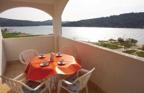 Jadrtovac Apartment | Amazing apartment in Jadrtovac