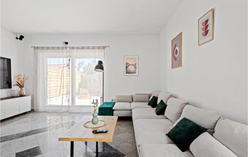 Susica House | Amazing Apartment In Murter With Wifi