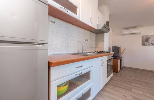 Nevidane Apartment | Amazing apartment in Nevidane with WiFi