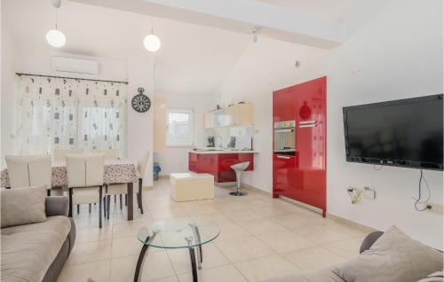 Salatic Apartment | Amazing Apartment In Salatici