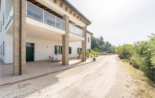 Cinto Euganeo Apartment | Amazing Apartment In Valnogaredo Pd