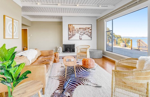 Tiburon House | Amazing bay-view home with large deck, sunroom, & fireplace
