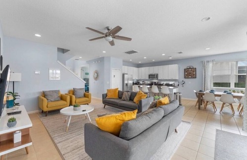 Kissimmee Resort | AMAZING BELLA VIDA RESORT 270BD-5 BEDROOMS - 5 BATHROOMS - 10 GUESTS- LAKE VIEW