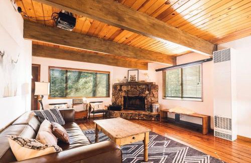 Moonridge House | Amazing Cabin - Close To Ski Resort and Village