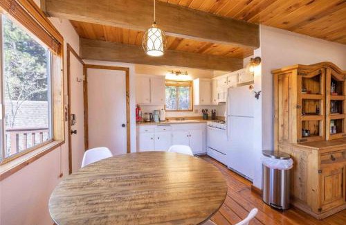 Moonridge House | Amazing Cabin - Close To Ski Resort and Village