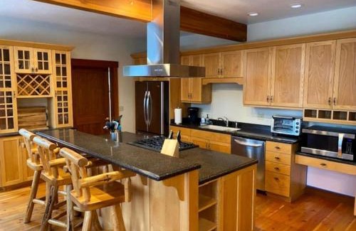 Coram House | Amazing Cabin Perfect for Family Getaways in Coram, Montana