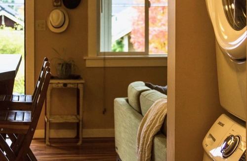 Hosford-Abernethy Apartment | Amazing City View Apartment Near SE Division Hot Spots