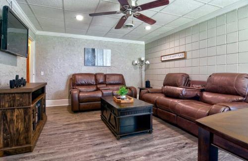 Statesboro House | Amazing Cottage - Located on Blue Mile - Close to GSU!