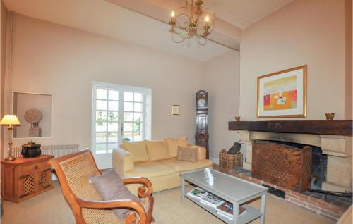 Thezan-des-Corbieres House | Amazing Home In Thézan-Des-Corbières