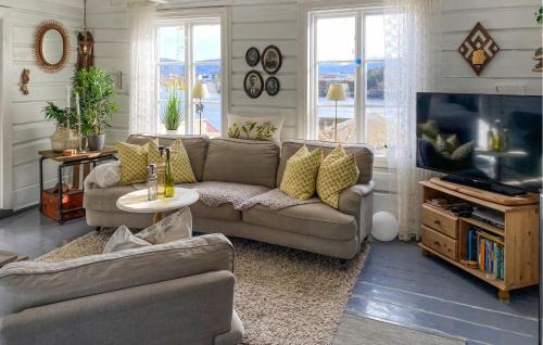 Averoy Municipality House | Amazing Home In Averøy With Wifi