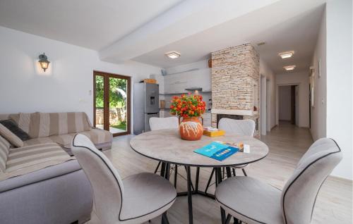 Golas House | Amazing Home In Golas With Wifi