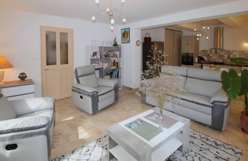 Lagnes House | Amazing home in Lagnes