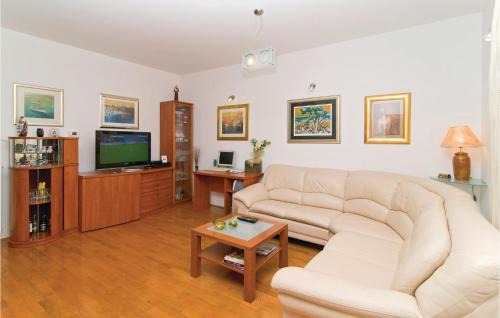 Podstrana House | Amazing Home In Podstrana With House Sea View