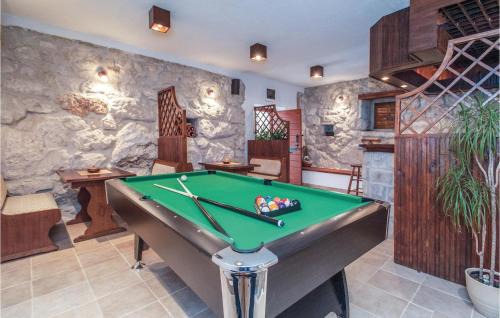 Podstrana House | Amazing Home In Podstrana With House Sea View