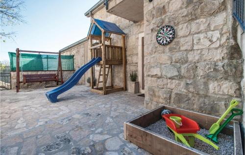 Podstrana House | Amazing Home In Podstrana With House Sea View