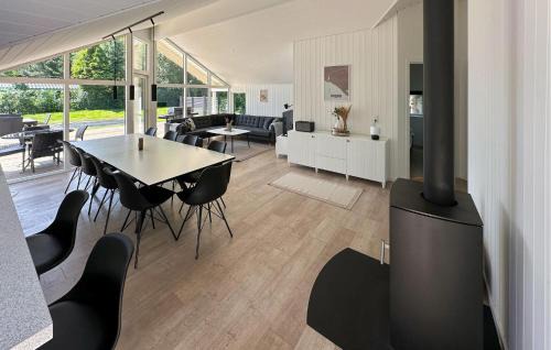 Kramnitse House | Amazing Home In Rødby With Sauna