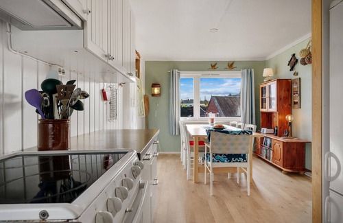 Oygarden House | Amazing home in Rong with ethernet internet