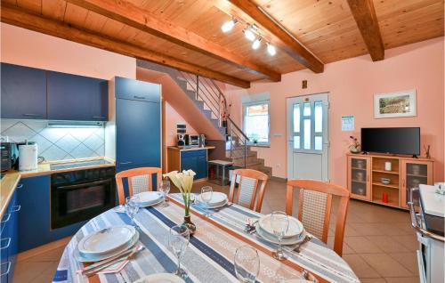 Sveti Ivan Zelina House | Amazing Home In Susobreg With Wifi