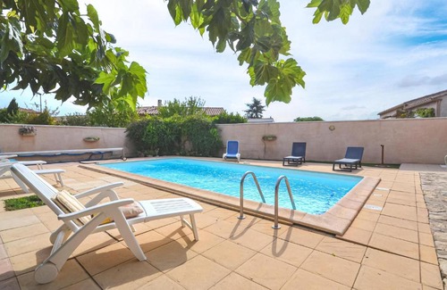 Uchaud House | Amazing home in Uchaud with 4 Bedrooms, WiFi and Outdoor swimming pool