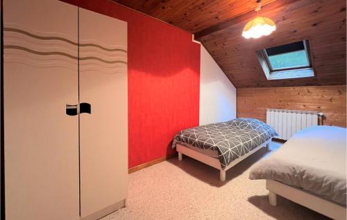 Walscheid House | Amazing Home In Walscheid With Kitchen