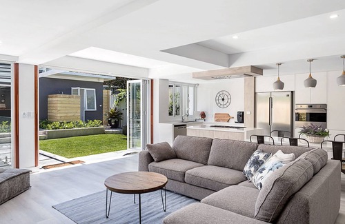 Shoal Bay House | Amazing home with swimming pool, close to Shoal Bay Beach!