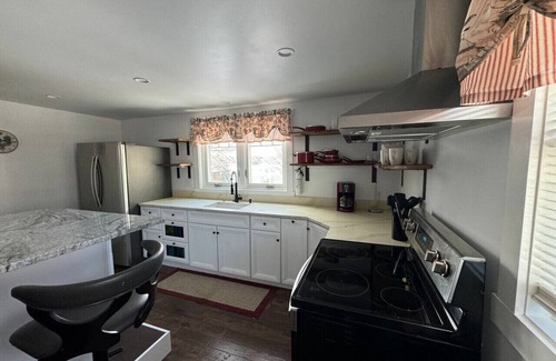 Northwood Apartment | Amazing Lakefront Apartment