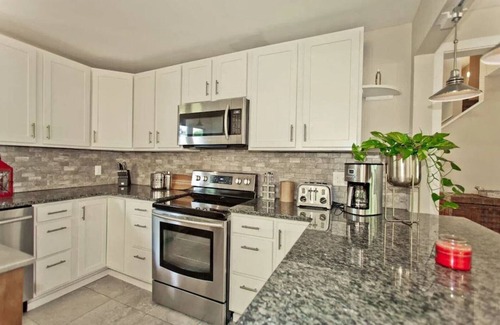 North Newport News House | Amazing Lakefront Beauty—Long term renters are welcome!