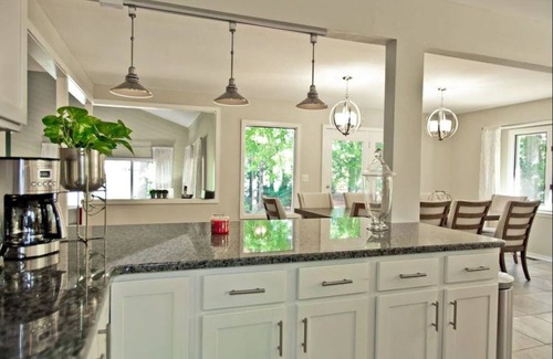 North Newport News House | Amazing Lakefront Beauty—Long term renters are welcome!