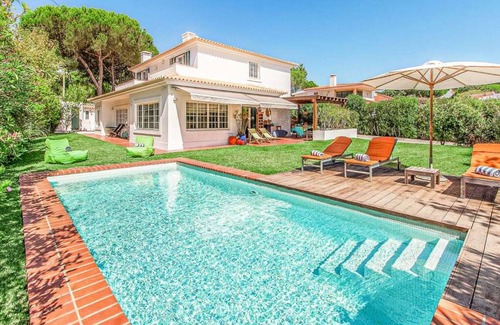 Praia das Macas Villa | Amazing Lisbon Coast Villa | 5 Bedrooms | Villa Albatroz | Private Swimming Pool & Wonderful Garden | Sintra