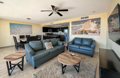 Las Conchas House | Amazing Location Close to it all Great Price