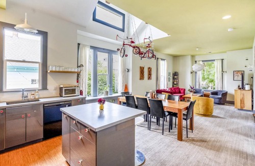 Alberta House | Amazing location, modern decor, family-friendly in Alberta Arts. Pets welcome!