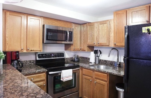 Shaw House | Amazing Logan Circle 2 Bdrm Bsmt Apt/Convention Center.