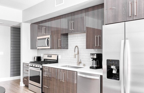 Downtown Long Beach Apartment | Amazing Long Beach 1BR w/Pool & Gym, walk to Ocean Blvd, by Blueground